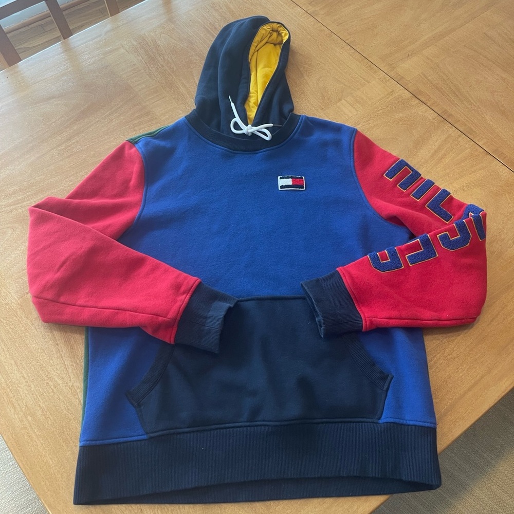Mens Tommy Hilfiger ColorBlock Hoodie (size Medium)